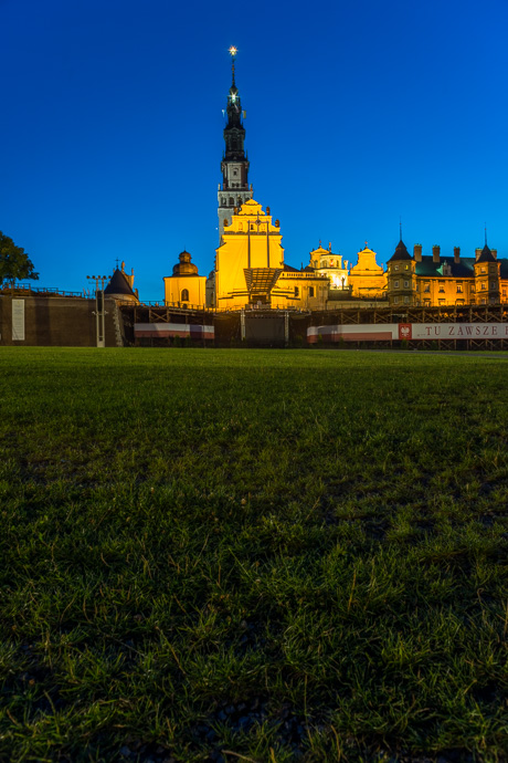 Celebration of Maria ascension in Jasna Góra, Poland 2018. The pilgrimage site Jasna Góra in the evening. Image: Michel Meijer