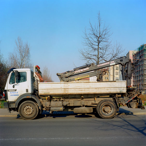 A sand truck in a Berlin street. Image: Michel Meijer