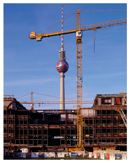 Palast der Republik Der Abriss des Palastes der Republik in Berlin - Mitte. Foto: Radek Dabrowski & Michel Meijer.