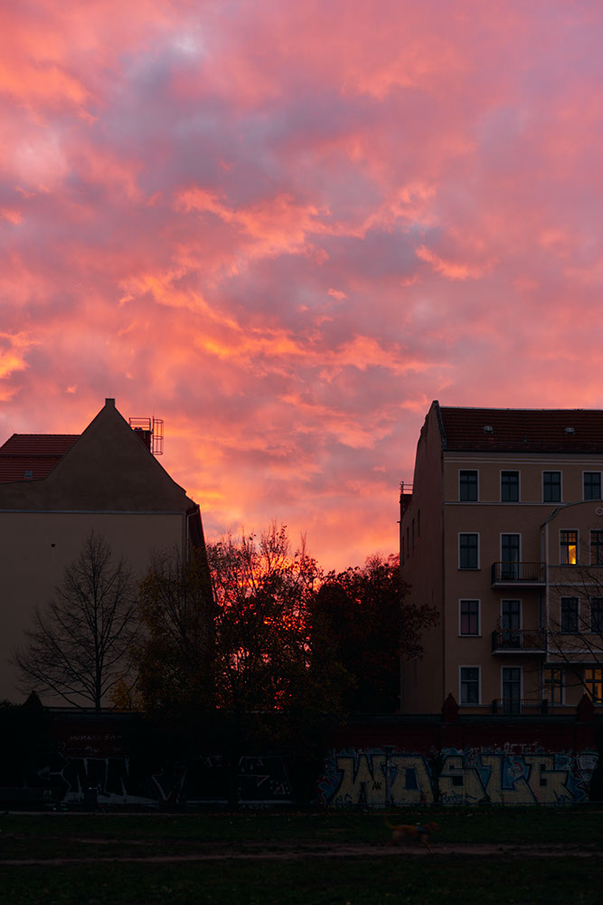 Frankfurter Allee at dusk in Berlin, Germany 2019 - image: Michel Meijer