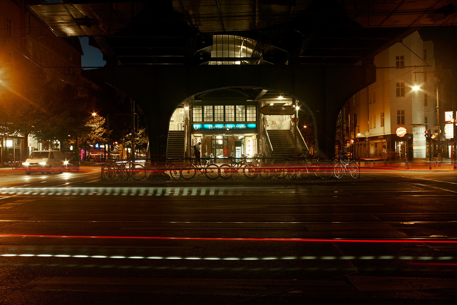 Frankfurter Allee at dusk in Berlin, Germany 2019 - image: Michel Meijer