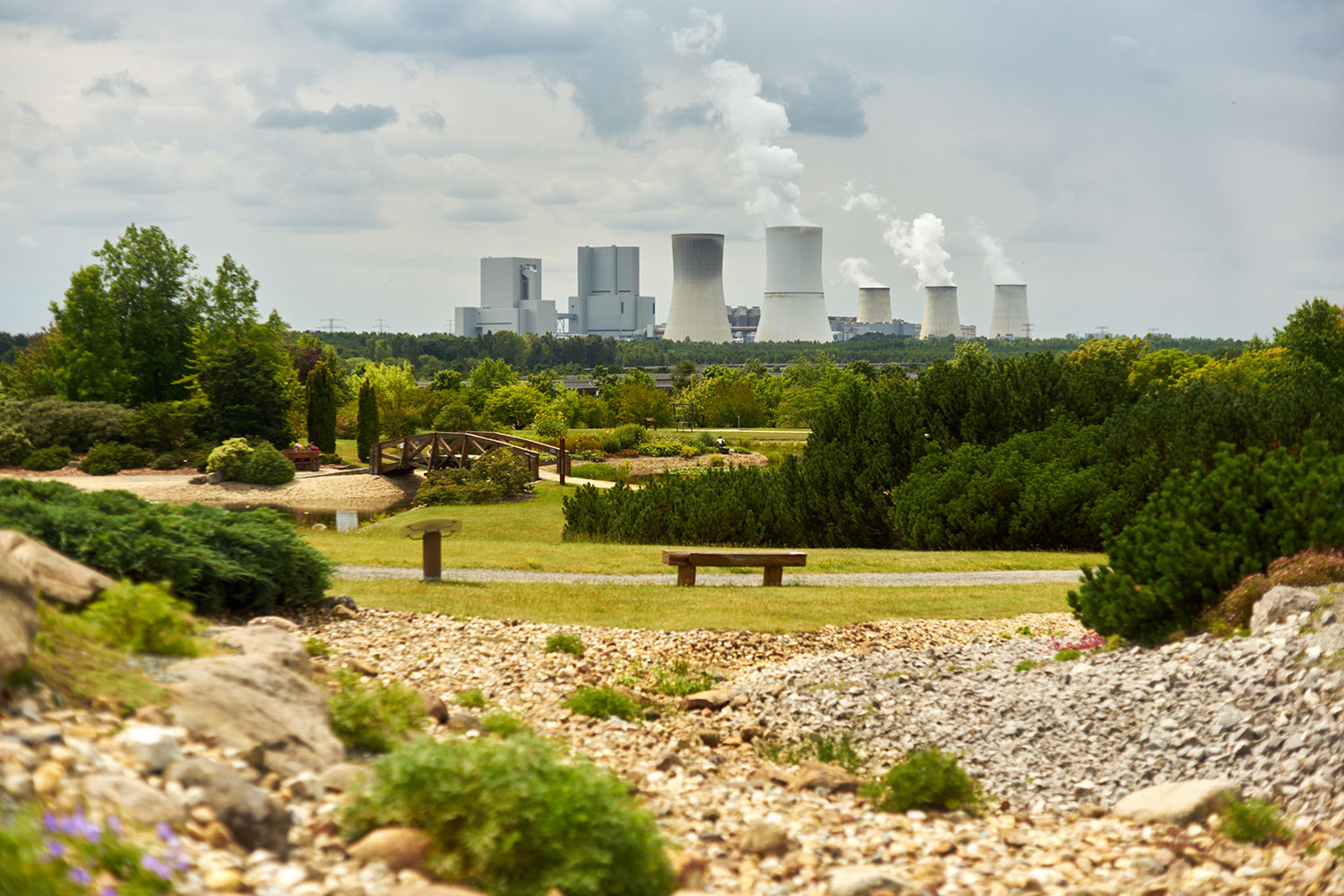 Frankfurter Allee at dusk in Berlin, Germany 2019 - image: Michel Meijer
